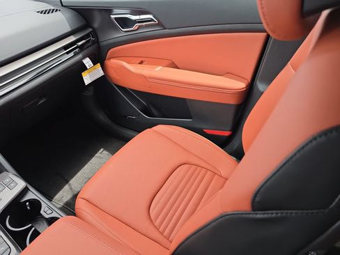 New 2026 Kia Sportage SX FWD image 16