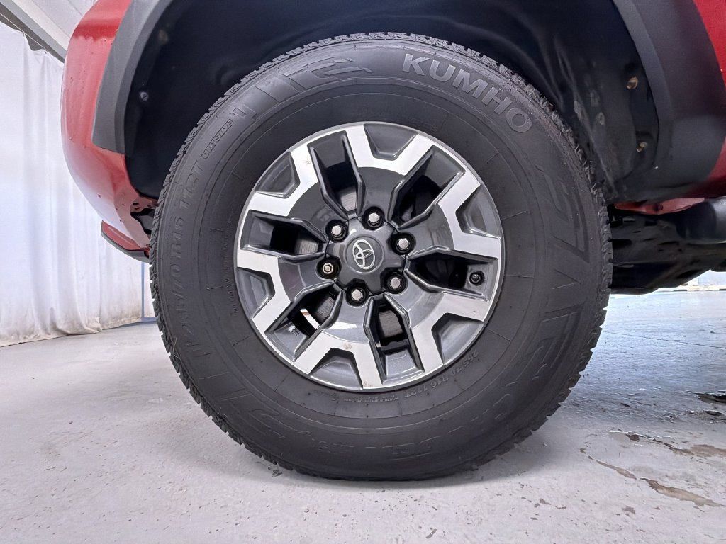 Used 2020 Toyota Tacoma TRD Off-Road w/ Technology Package AWD/4WD image 14