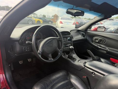 Used 2000 Chevrolet Corvette Coupe w/ Performance Handling Pkg RWD image 19