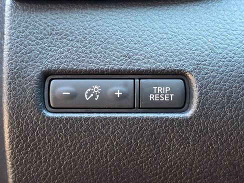 Used 2016 Nissan Rogue S image 46