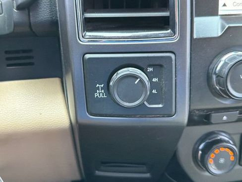 Used 2017 Ford F150 XLT w/ Equipment Group 302A Luxury AWD/4WD image 16