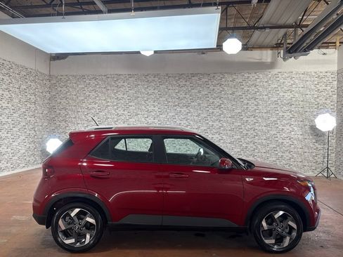 Used 2026 Hyundai Venue SEL FWD image 8