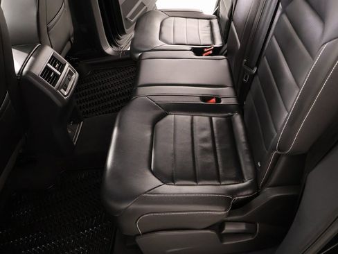 Used 2023 Volkswagen Atlas Cross Sport SEL Premium R-Line image 12