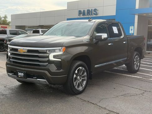 Used 2023 Chevrolet Silverado 1500 High Country w/ Technology Package AWD/4WD image 3