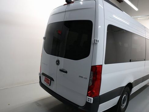 Used 2025 Mercedes-Benz Sprinter 2500 image 46
