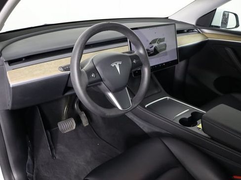 Used 2023 Tesla Model Y Long Range AWD/4WD image 21