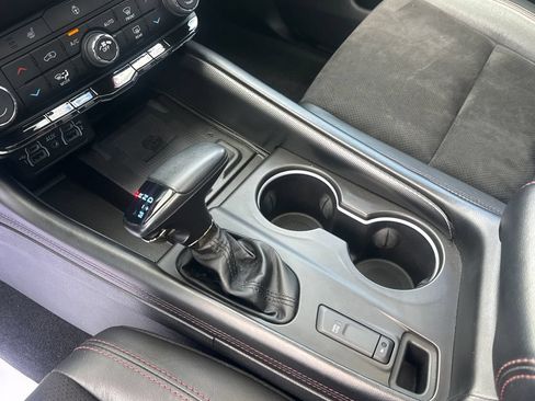 Used 2022 Dodge Durango R/T w/ Blacktop Package AWD/4WD image 13