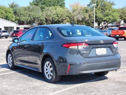 Used 2026 Toyota Corolla LE FWD image 3