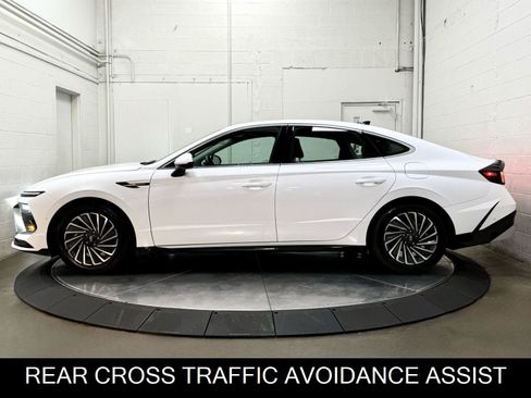 Used 2025 Hyundai Sonata Limited FWD image 6