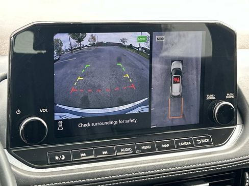 Used 2023 Nissan Rogue Platinum w/ Platinum Premium Package image 31