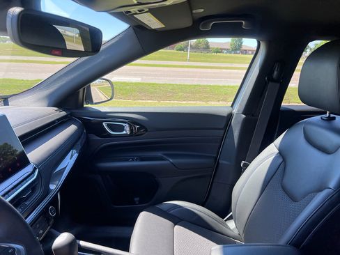 New 2026 Jeep Compass Latitude AWD/4WD image 20