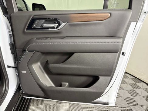 New 2026 GMC Yukon XL Denali w/ Denali Reserve Package AWD/4WD image 15