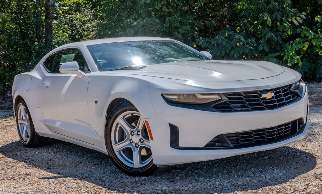 Used 2023 Chevrolet Camaro LT RWD image 7