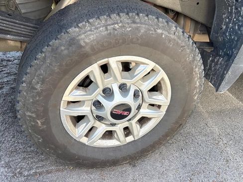 Used 2025 GMC Sierra 2500 Pro w/ 1SA Pro Safety Plus Package AWD/4WD image 9