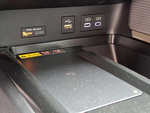 Used 2026 Toyota Camry SE w/ Multimedia Upgrade Package image 25