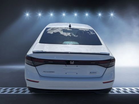 Used 2024 Honda Accord Sport image 4