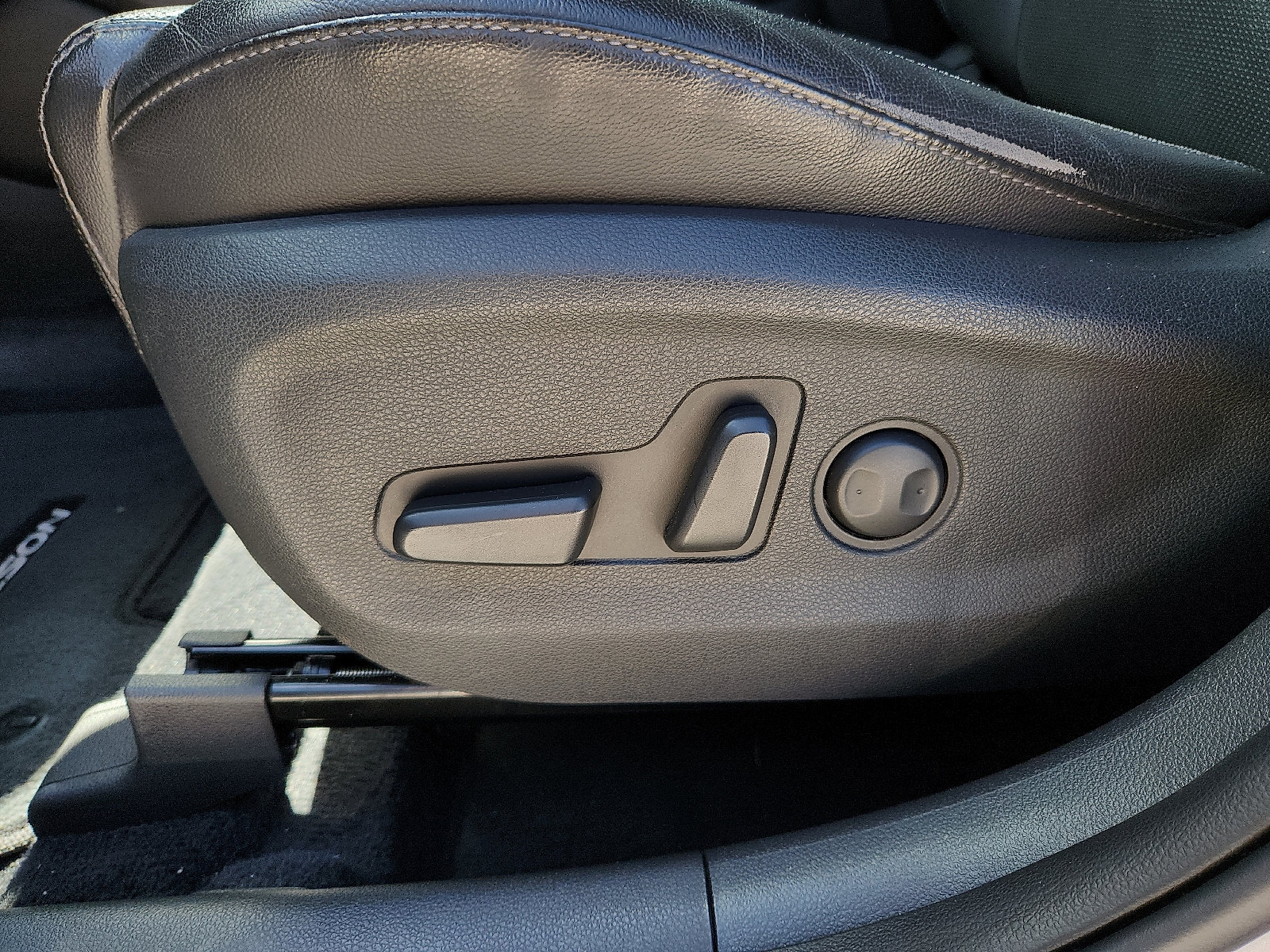 Used 2020 Hyundai Tucson Limited FWD image 16