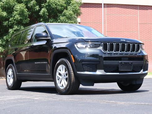 Used 2023 Jeep Grand Cherokee L Laredo AWD/4WD image 1