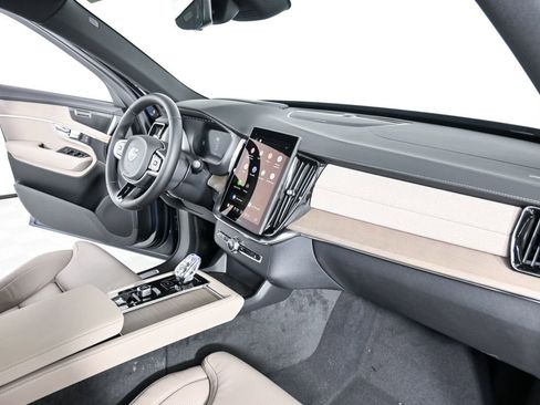 New 2026 Volvo XC90 T8 Ultra w/ Protection Package Premier AWD/4WD image 25