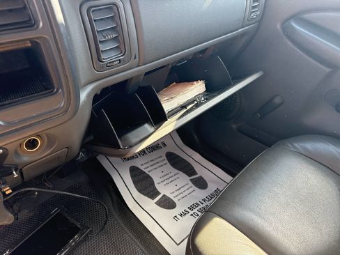 Used 2003 Chevrolet Silverado 2500 2WD Crew Cab image 11