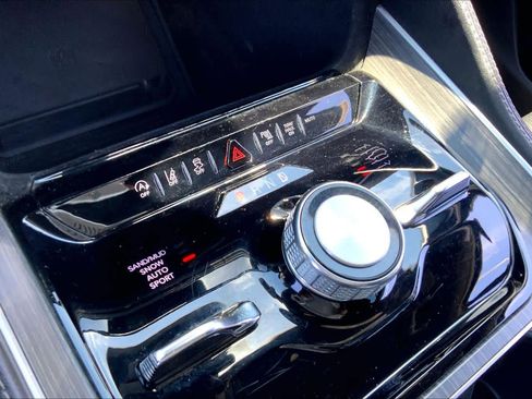 Used 2024 Jeep Wagoneer Series III AWD/4WD image 31
