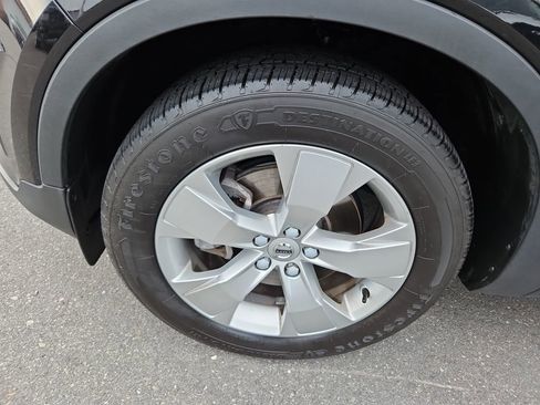 Used 2022 Volvo XC40 T5 Momentum image 33