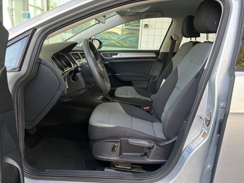 Used 2016 Volkswagen e-Golf SE w/ DC Fast Charging Package FWD image 15