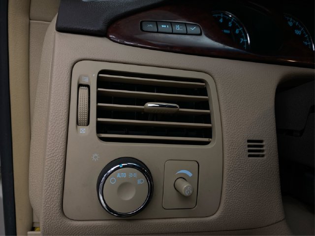 Used 2007 Buick Lucerne CXL w/ Luxury Package FWD image 23