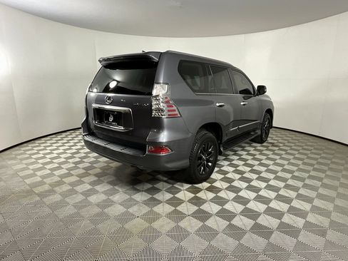 Used 2017 Lexus GX 460 Premium w/ Premium Package image 4