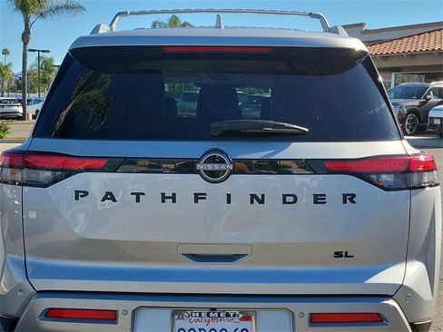 Used 2022 Nissan Pathfinder SL w/ SL Black Package image 28