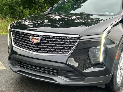 Used 2024 Cadillac XT4 Luxury w/ Cold Weather Package AWD/4WD image 10