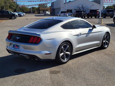 Used 2016 Ford Mustang Premium image 7