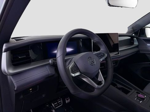 New 2026 Volkswagen Tiguan SE R-Line image 9