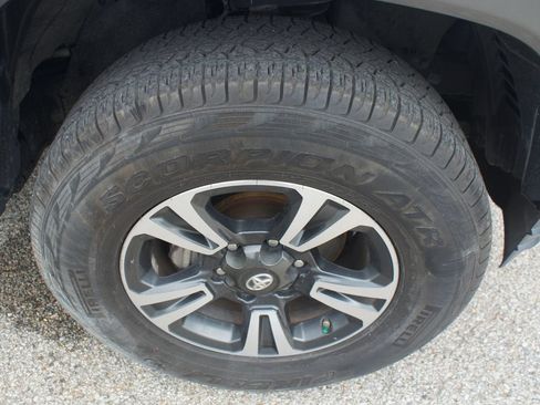 Used 2017 Toyota Tacoma TRD Sport RWD image 26
