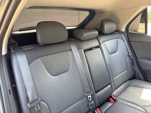 Used 2023 Kia Niro SX Touring FWD image 37