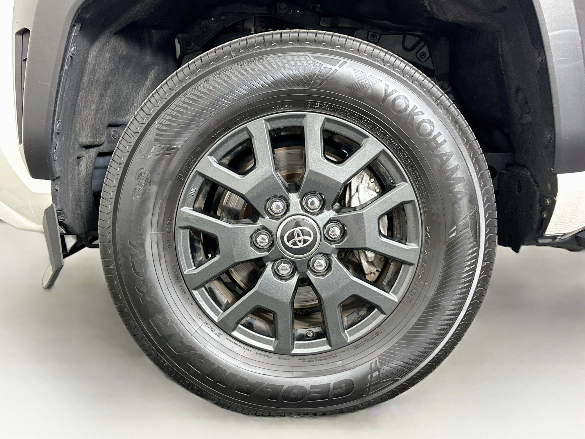 Used 2025 Toyota 4Runner SR5 AWD/4WD image 11
