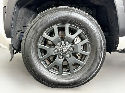 Used 2025 Toyota 4Runner SR5 AWD/4WD image 11