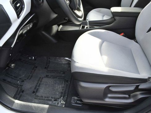 Certified 2021 Toyota Prius LE w/ Carpet Mat Package (TMS) image 15