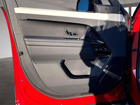 Used 2023 Land Rover Range Rover Sport SE Dynamic image 18