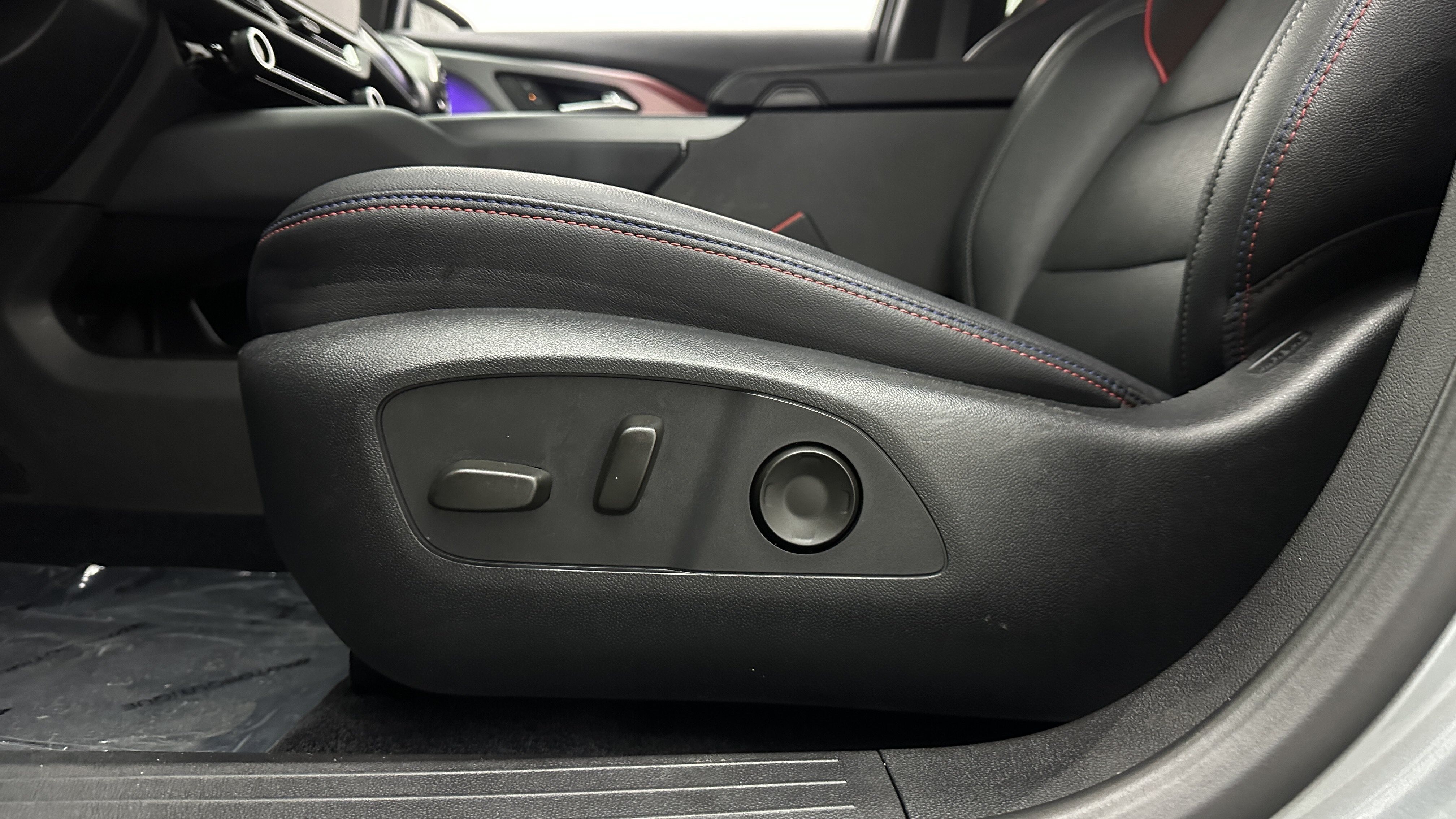 Used 2024 Chevrolet Equinox EV RS w/ Active Safety Package 3 FWD image 16
