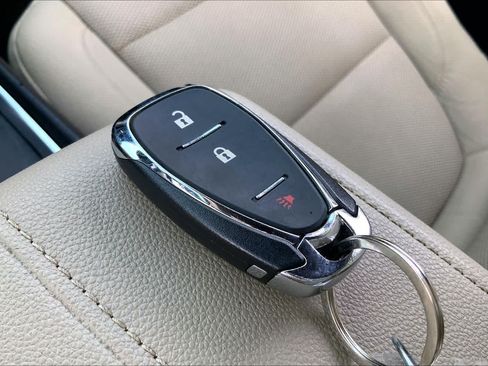 Used 2023 Chevrolet Traverse LS w/ Safety Package FWD image 15