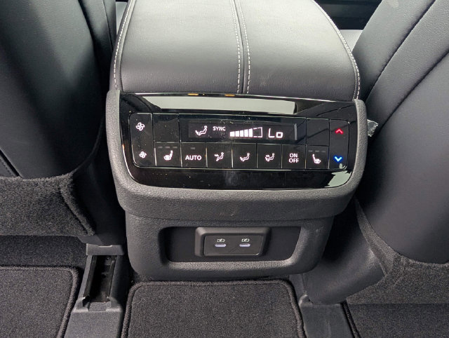 Used 2026 INFINITI QX60 Luxe w/ Family Package AWD/4WD image 12