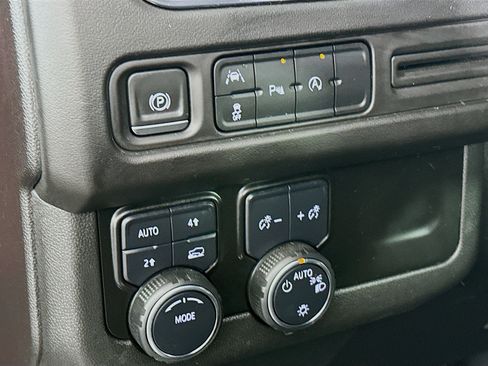 Used 2024 Chevrolet Tahoe LS AWD/4WD image 16