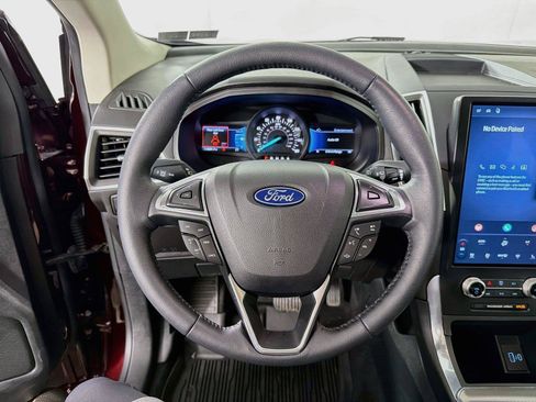 Used 2024 Ford Edge Titanium AWD/4WD image 3