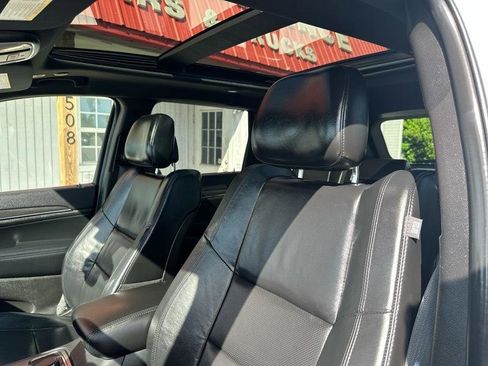 Used 2018 Jeep Grand Cherokee Limited w/ Luxury Group II AWD/4WD image 17