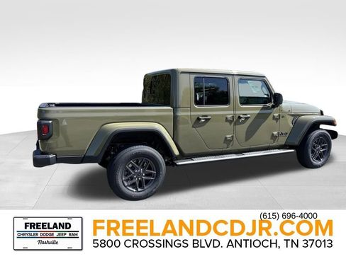 New 2025 Jeep Gladiator Sport image 7