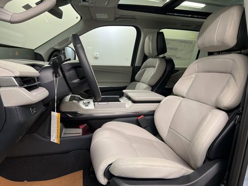 New 2026 Lincoln Navigator L Reserve image 29