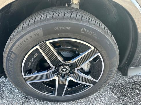 Certified 2025 Mercedes-Benz GLC 300 4MATIC image 9