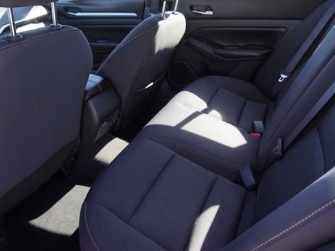 Used 2022 Nissan Altima 2.5 SV FWD image 13