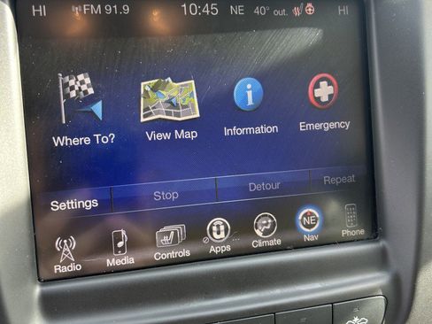 Used 2015 Chrysler 200 C w/ Navigation & Sound Group I image 9